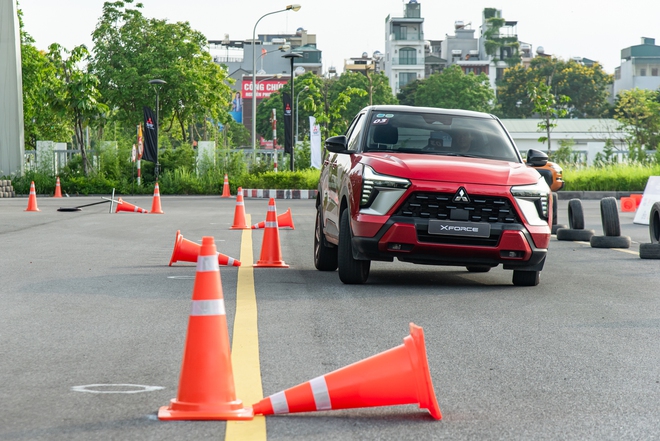 Vắt sức Mitsubishi Xforce leo dốc cao 8 mét và loạt bài thử ra trò, lại còn free tại Hà Nội - Ảnh 23