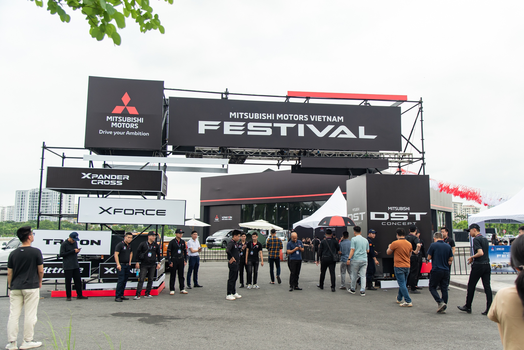 Vắt sức Mitsubishi Xforce leo dốc cao 8 mét và loạt bài thử ra trò, lại còn free tại Hà Nội - Ảnh 1