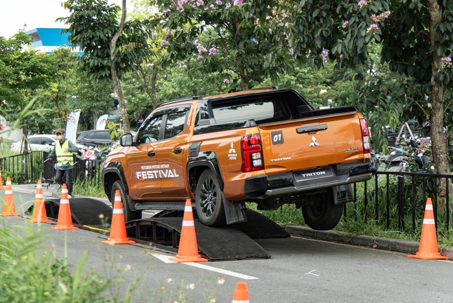 Vắt sức Mitsubishi Xforce leo dốc cao 8 mét và loạt bài thử ra trò, lại còn free tại Hà Nội - Ảnh 13