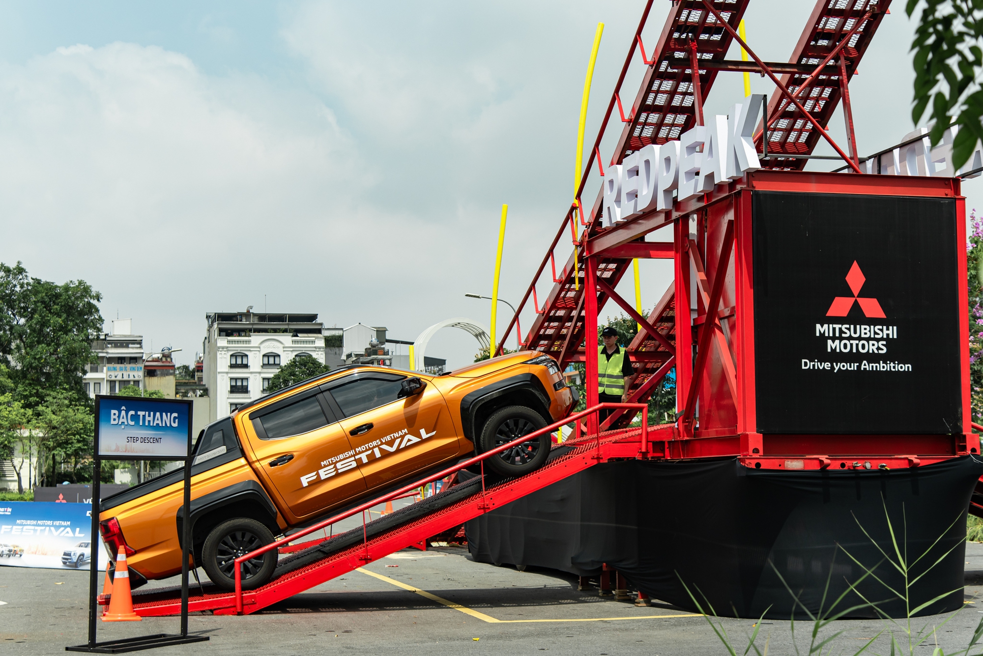 Vắt sức Mitsubishi Xforce leo dốc cao 8 mét và loạt bài thử ra trò, lại còn free tại Hà Nội - Ảnh 19