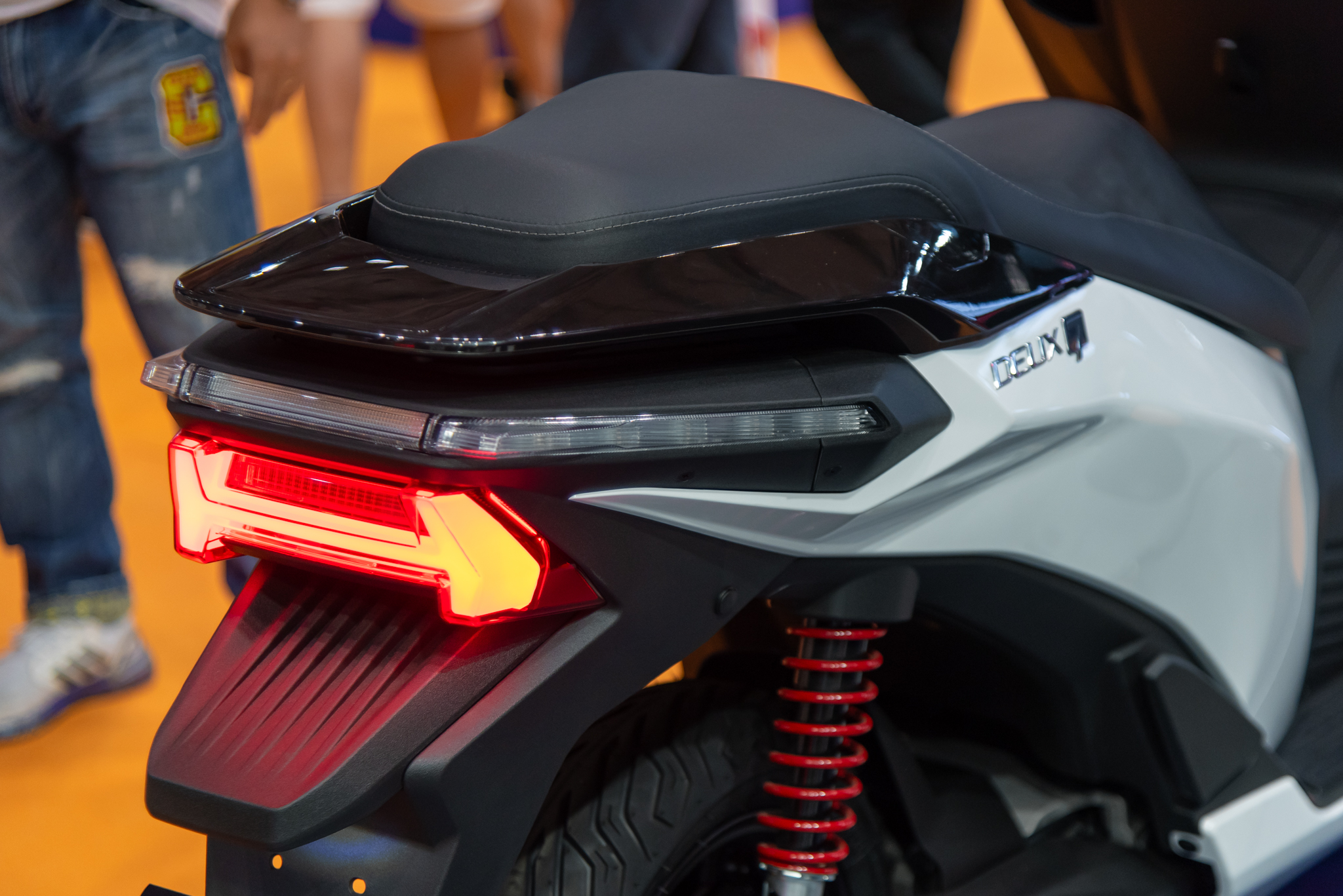 E3 Mobility Deux7 - Xe máy điện Hàn Quốc mới lạ về Việt Nam: Giá dự kiến 100 triệu đồng, nhỏ hơn SH, chạy 120km/sạc - Ảnh 4