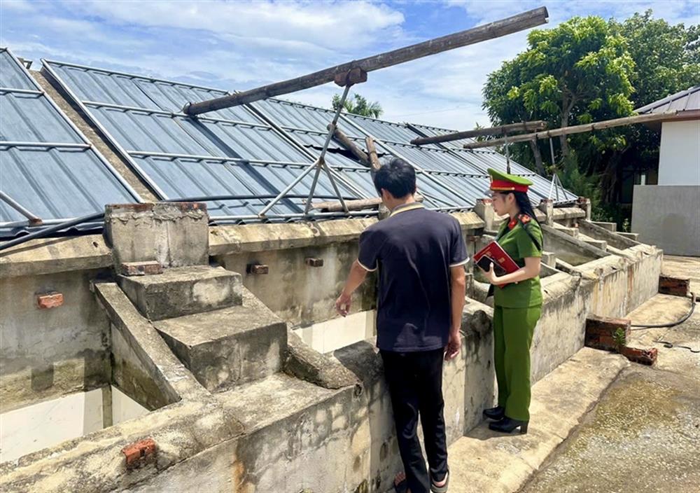 Lộ diện công ty sản xuất hàng nghìn chai nước mắm bị vứt bỏ bên đường: Đã dừng hoạt động hơn 2 tháng - Ảnh 2