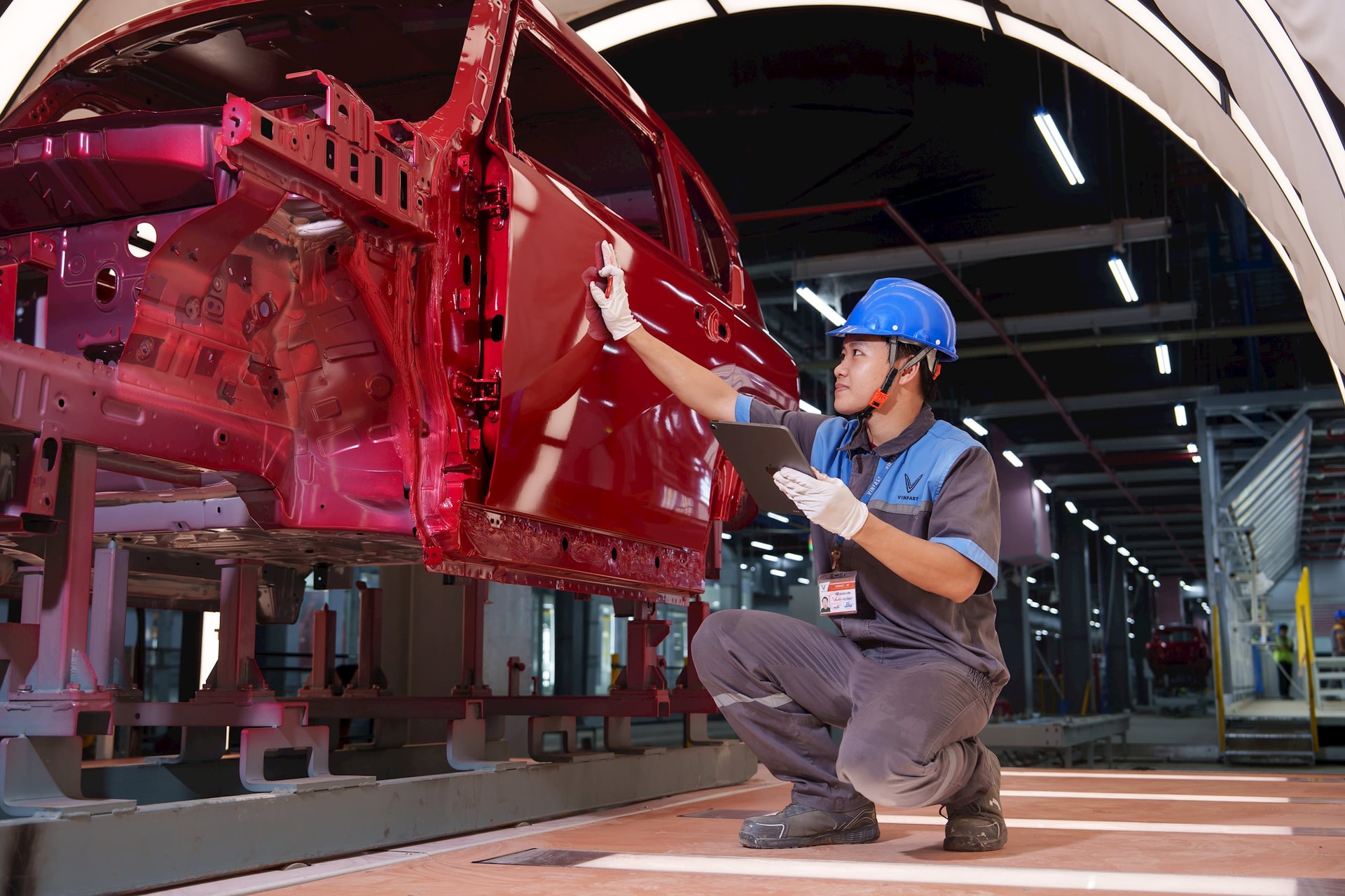 Bên trong nhà máy VinFast Hà Tĩnh hiện đại hàng đầu VN: Mỗi giờ xuất xưởng 35 xe, quy trình nghiêm ngặt - Ảnh 12