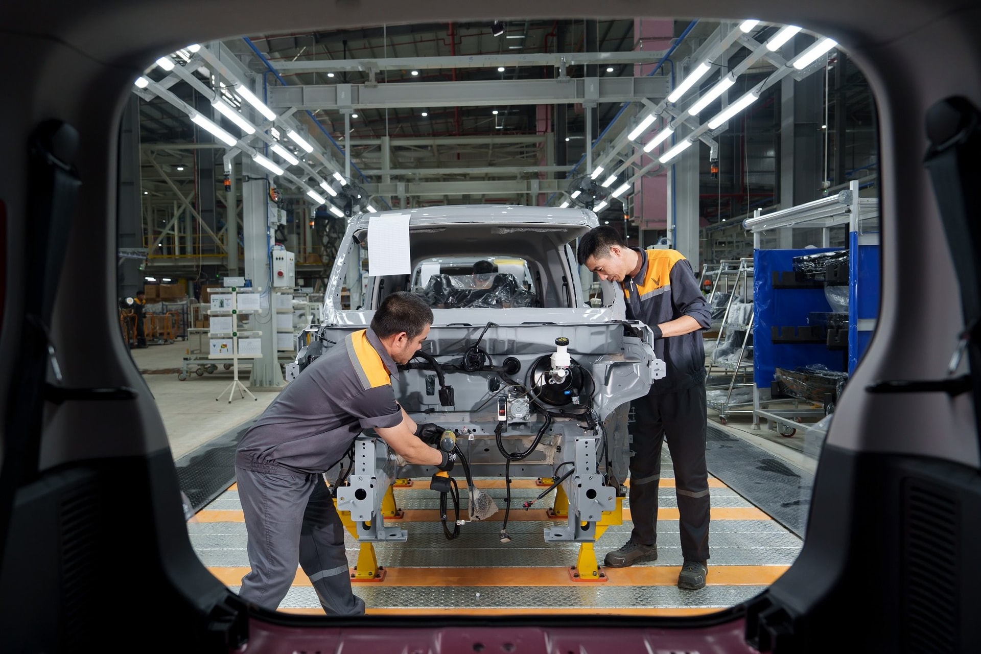 Bên trong nhà máy VinFast Hà Tĩnh hiện đại hàng đầu VN: Mỗi giờ xuất xưởng 35 xe, quy trình nghiêm ngặt - Ảnh 9