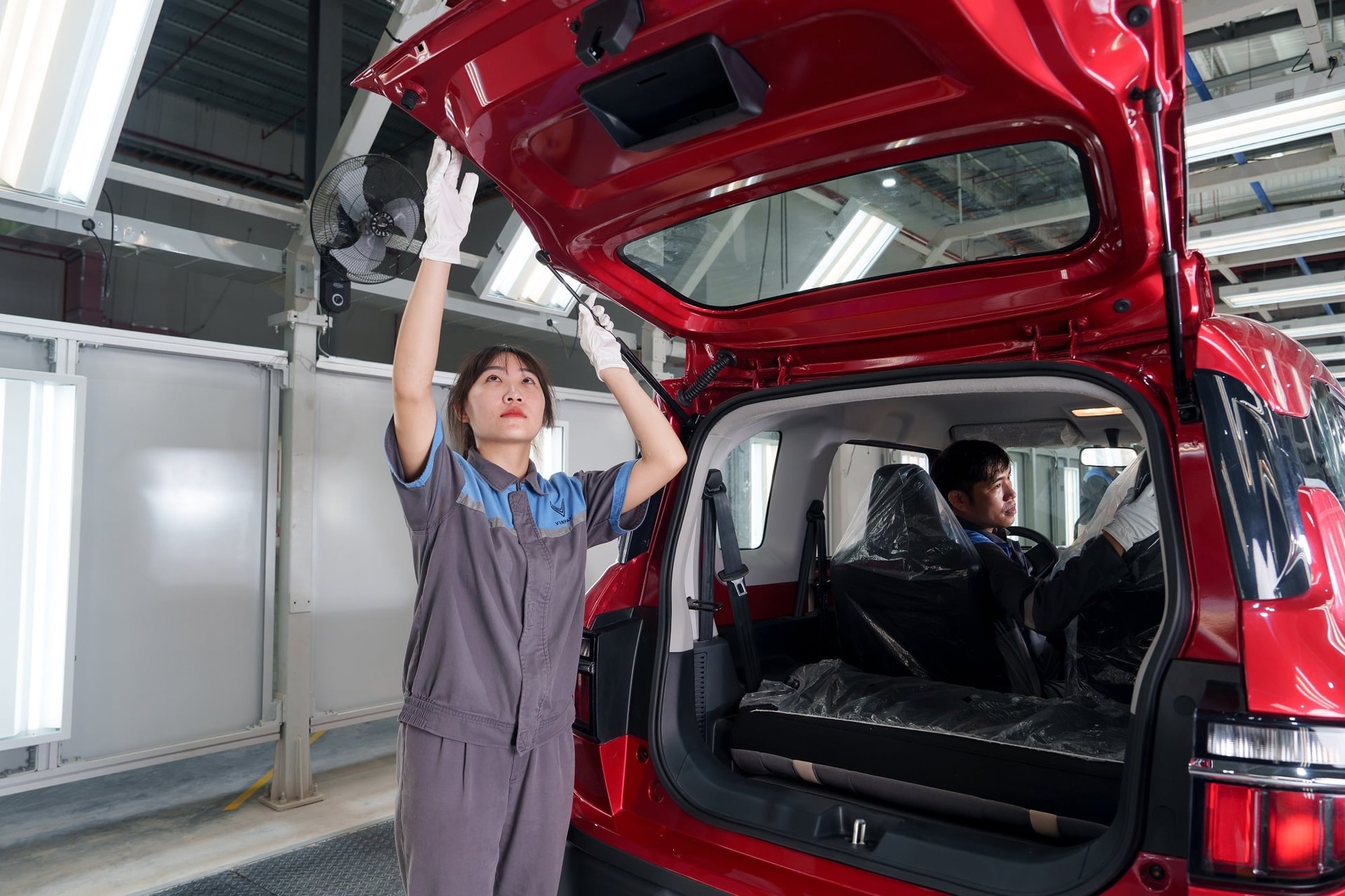 Bên trong nhà máy VinFast Hà Tĩnh hiện đại hàng đầu VN: Mỗi giờ xuất xưởng 35 xe, quy trình nghiêm ngặt - Ảnh 14