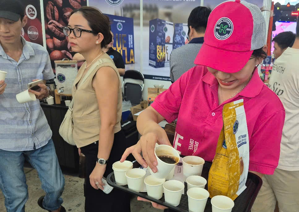 Bất ngờ với chia sẻ của một doanh nhân làm cà phê thật - Ảnh 1