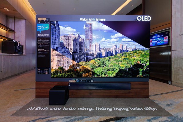 Lý do Samsung OLED S95F là chiếc TV OLED đáng mua trong mùa FIFA Club World Cup - Ảnh 1