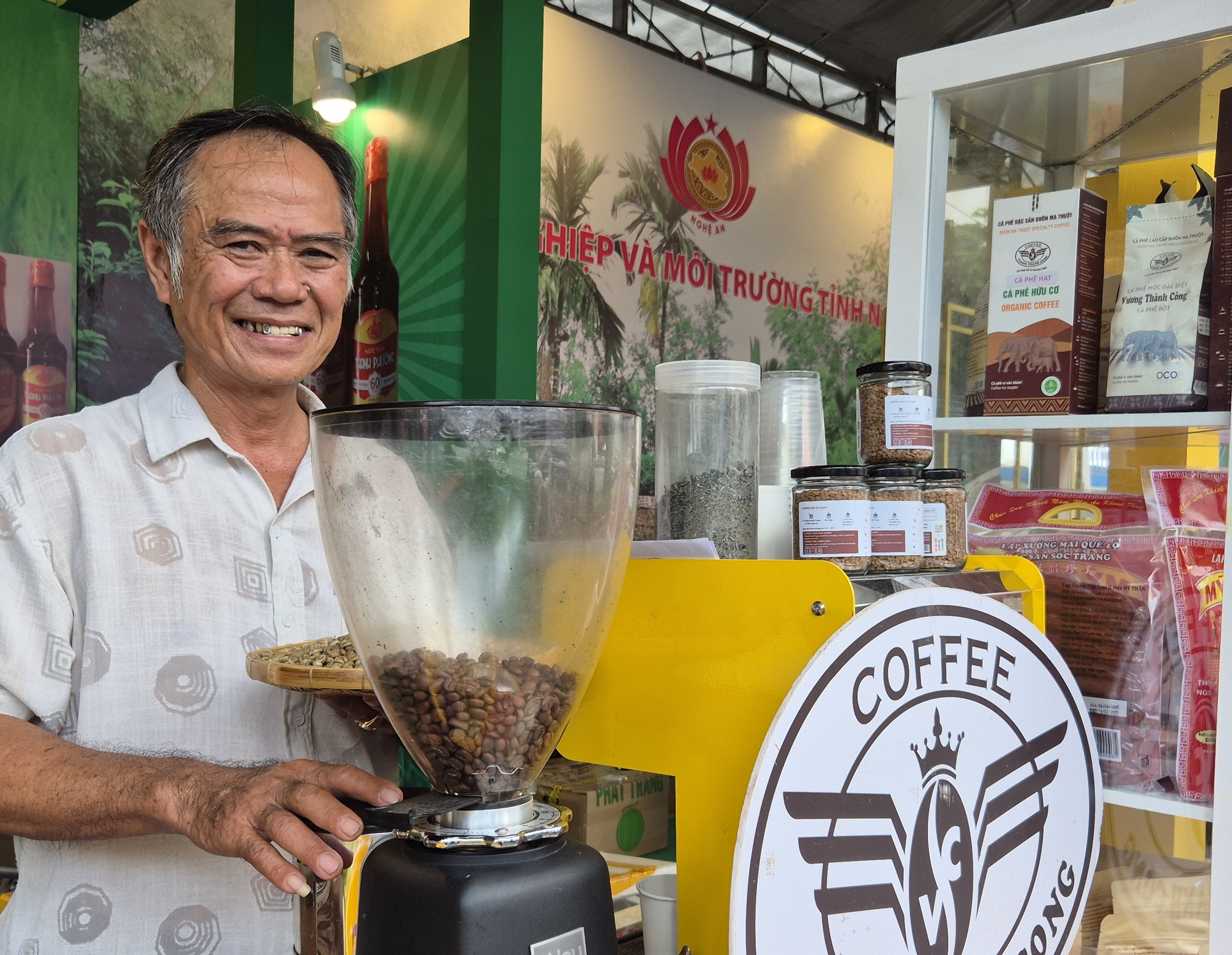 Giá cà phê lao dốc có bất thường? - Ảnh 1