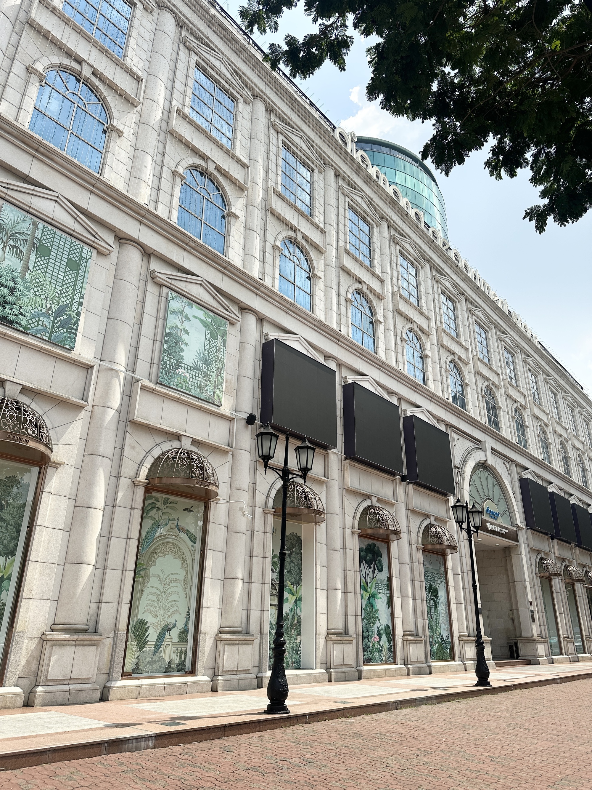 Cận cảnh Starbucks Reserve tại "địa điểm vàng" TP.HCM sắp khai trương, cách vị trí cũ Hàn Thuyên chỉ vài bước chân - Ảnh 4