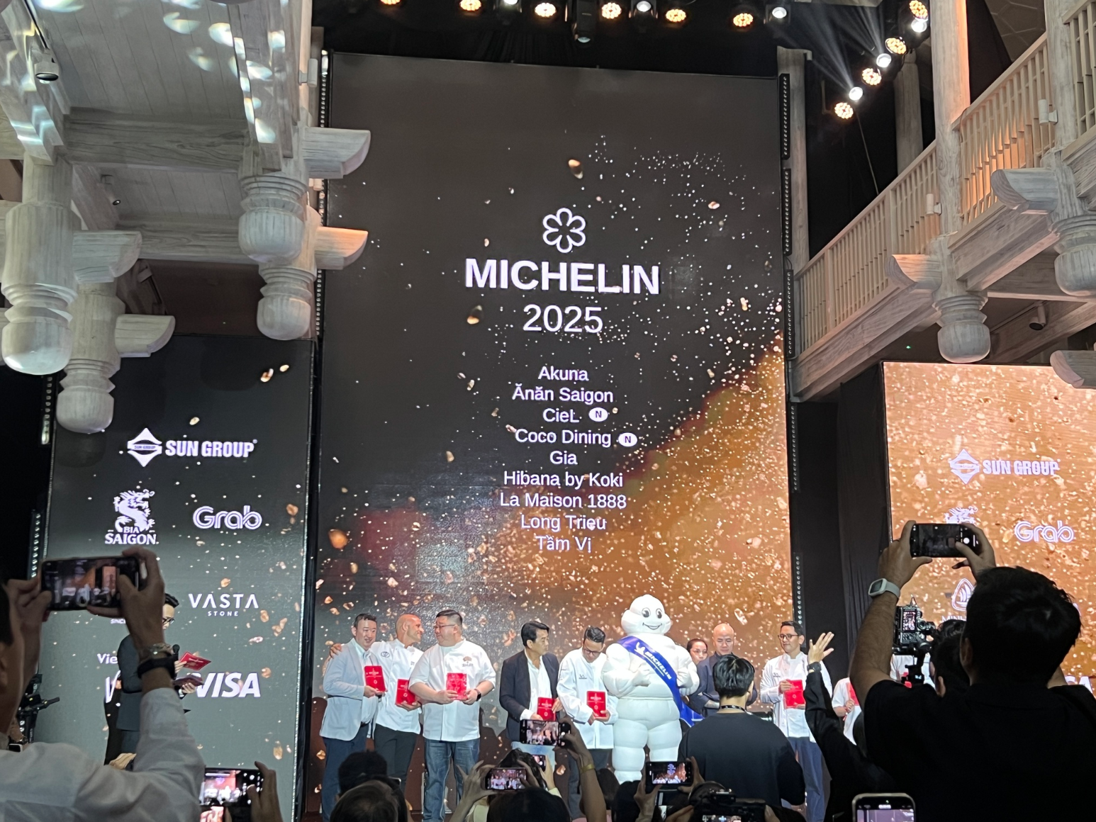 Hóng gấp: 9 nhà hàng Việt đạt sao MICHELIN 2025, 1 cái tên chính là nơi tổ chức trao giải tối nay! - Ảnh 1