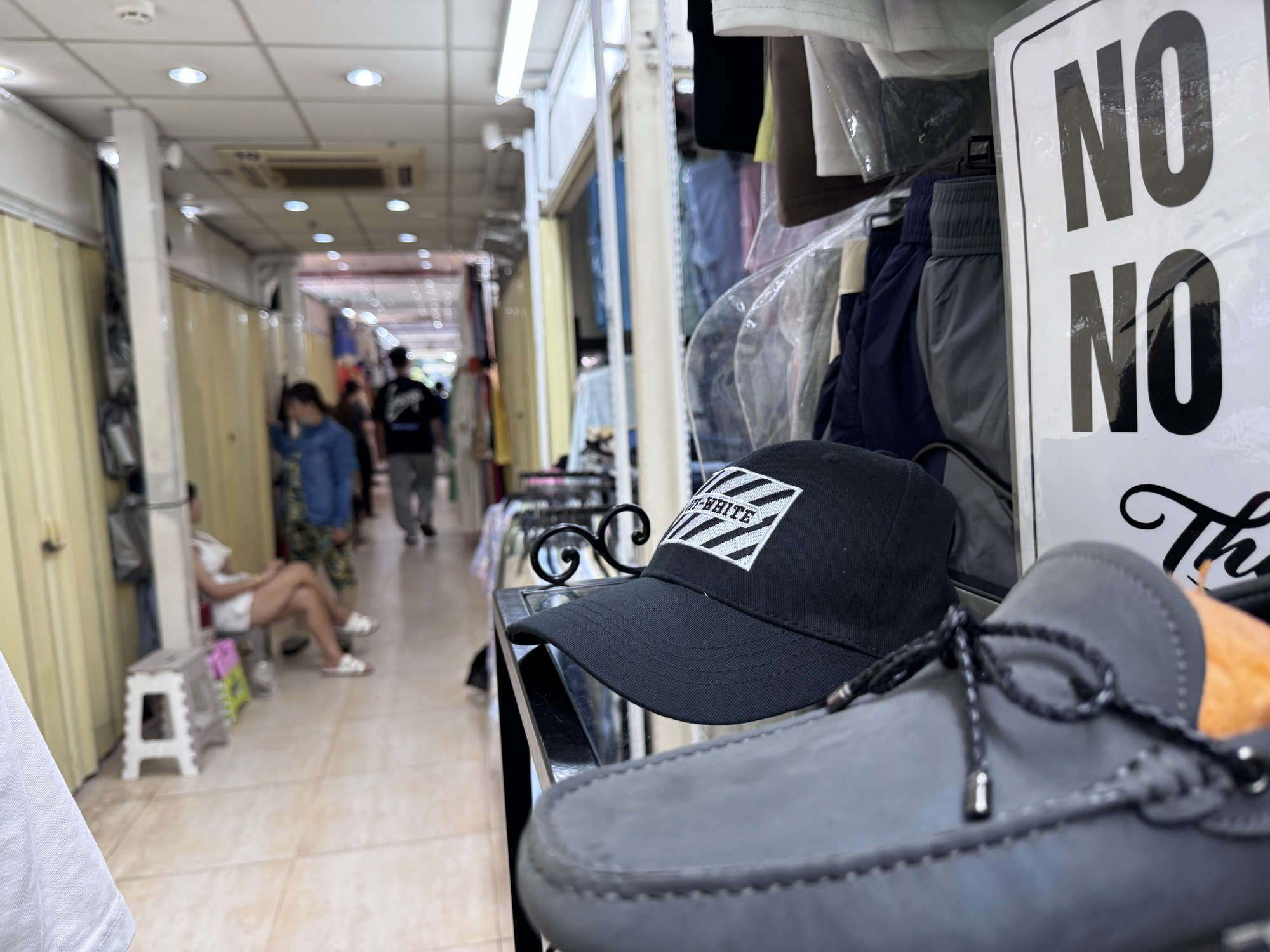 Hàng loạt sạp đóng cửa, sự lo âu bao trùm các chợ lớn ở TP HCM - Ảnh 5