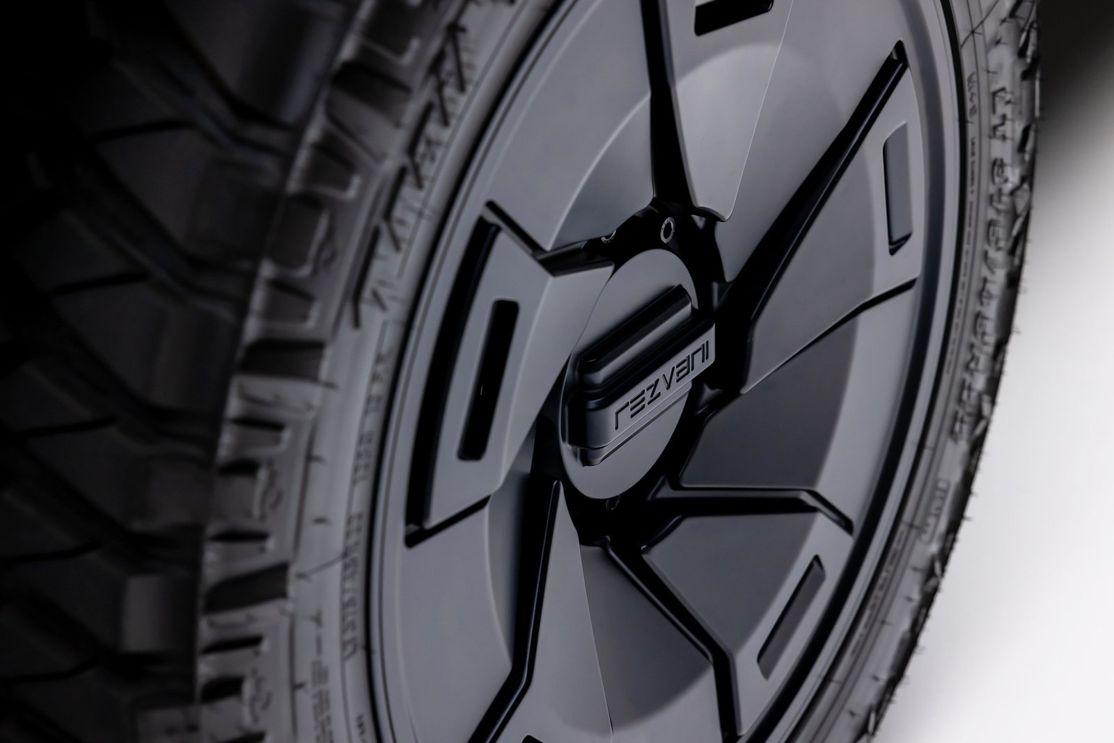 ‘Khủng long’ Rezvani Vengeance xuất hiện tại Hà Nội: Hầm hố như xe quân sự, tùy chọn chống đạn, giá ngang siêu xe - Ảnh 11