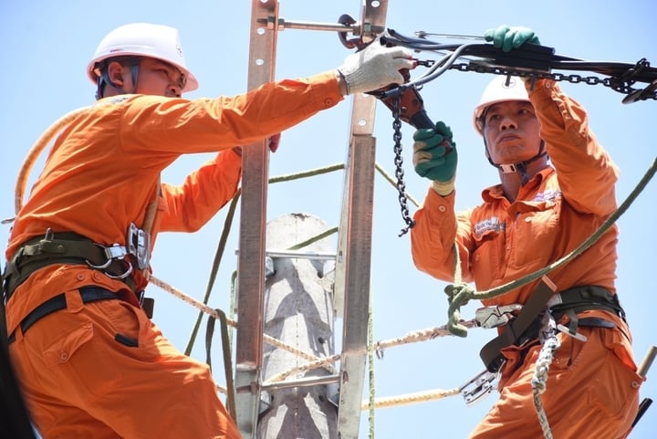 Nắng nóng gay gắt, miền Bắc lại 'ngốn điện' kỷ lục - Ảnh 1