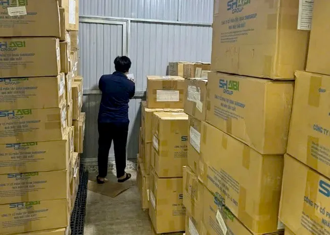 Giám đốc nói lý do vứt bỏ hàng nghìn hộp thực phẩm chức năng ở TPHCM - Ảnh 3