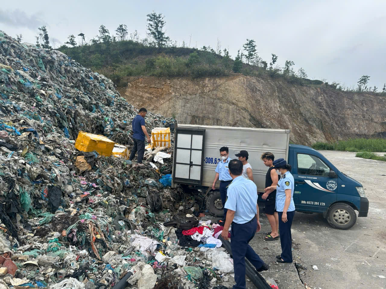 Quản lý thị trường phát hiện hơn 1 tấn trứng gà non chưa rõ xuất xứ ở Quảng Ninh, người bán khai mua trôi nổi trên thị trường về bán kiếm lời - Ảnh 2