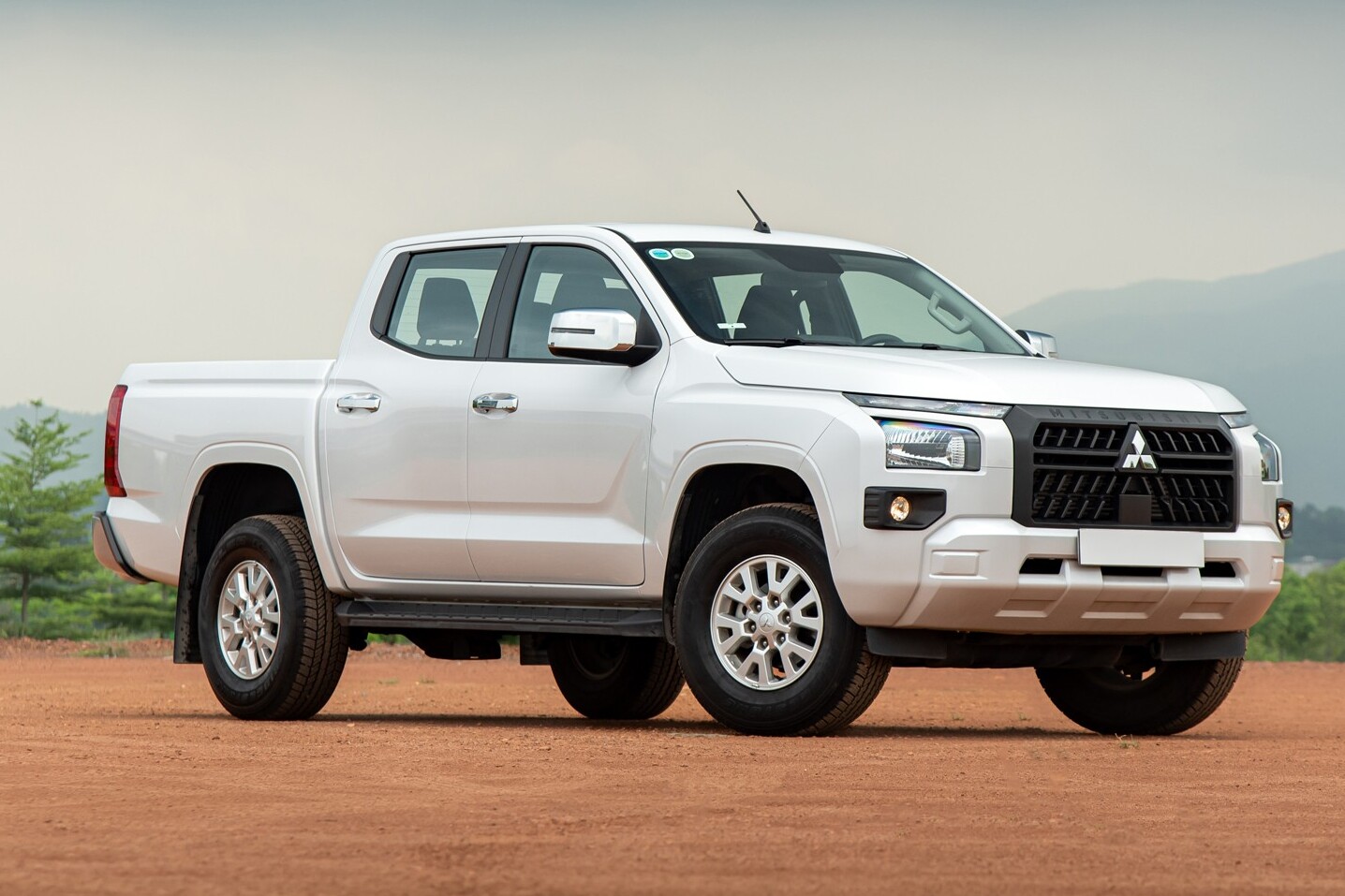 Mitsubishi Xforce bản ‘base’ trở lại sau khan hàng, hãng khuyến mãi thêm 45 triệu đồng, tăng sức cạnh tranh trước Yaris Cross - Ảnh 3