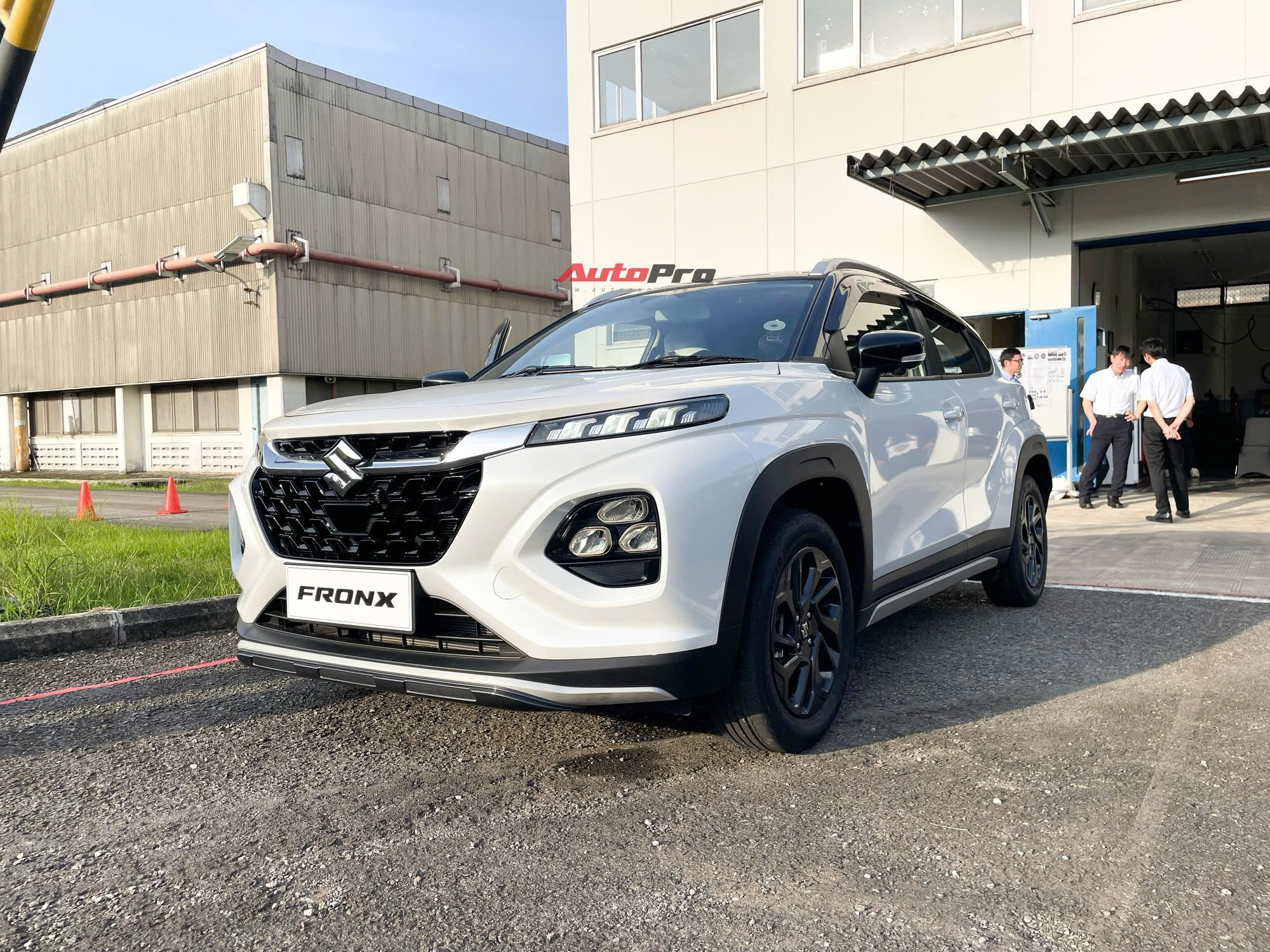 Người Việt hiếm hoi cầm lái Suzuki Fronx: ‘Lái hay,  chất tốt nhưng cần điều này mới bán chạy’ - Ảnh 4