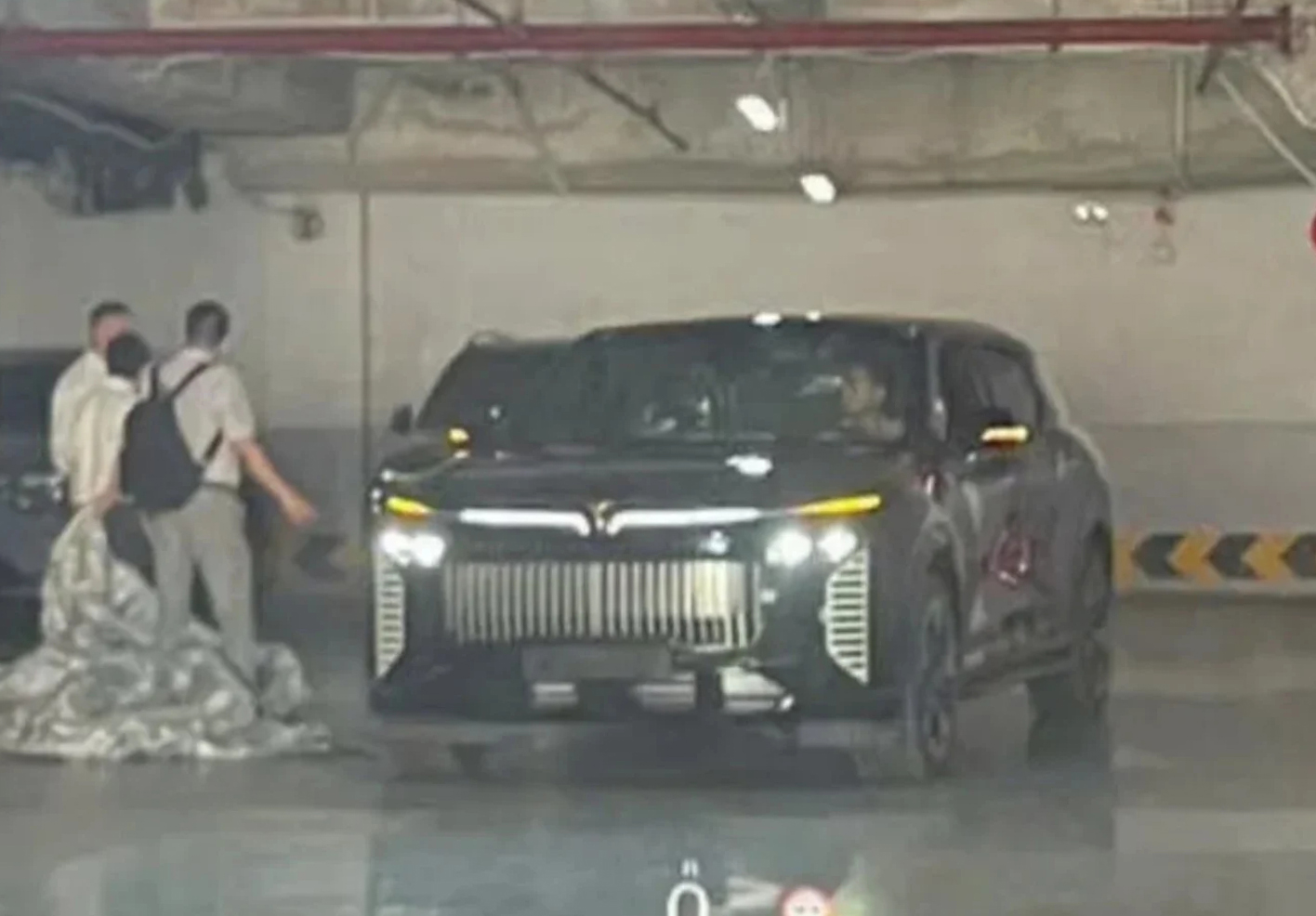 Rò rỉ hình ảnh VinFast VF 9 bản đặc biệt, đây là "Tinh hoa độc bản"? - Ảnh 1