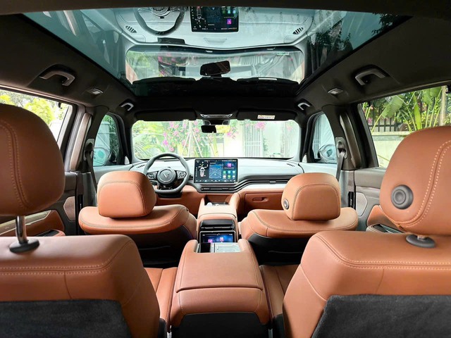 VinFast VF 9 với thiết kế mới lộ diện trên đường, dễ là bản nâng cấp, hãng úp mở thêm ‘độc bản’ sắp ra mắt ngay tháng này - Ảnh 4