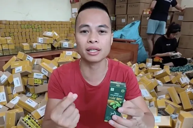 'Thiên đường' hàng giả: Bán công khai rầm rộ, xử lý như ném đá ao bèo - Ảnh 1