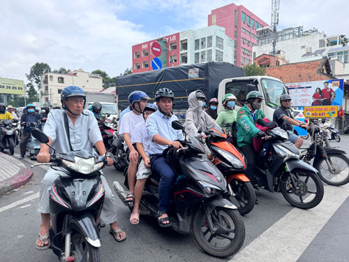 Đề xuất giảm lệ phí trước bạ xe máy - Ảnh 1