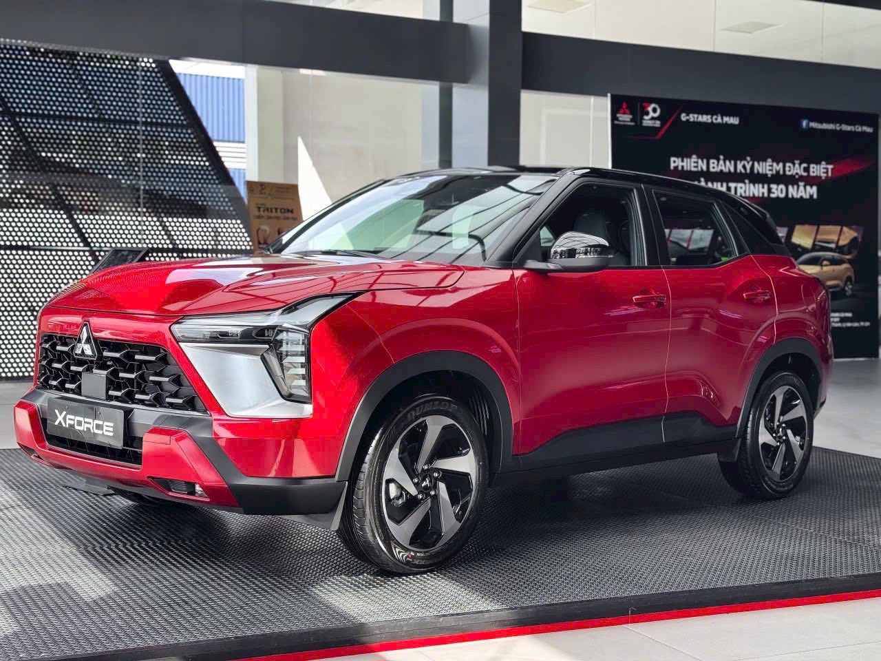 Mitsubishi Xforce giảm phí lăn bánh hơn 70 triệu đồng tại đại lý: Bản ‘base’ thực tế còn gần 540 triệu, ‘phả hơi nóng’ lên Creta vừa ra mắt - Ảnh 1