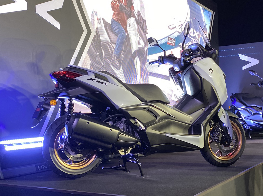 Yamaha XMAX 300 ra mắt Việt Nam: Giá 140 triệu đồng, động cơ 292cc, tiêu thụ 3 lít/100 km, thêm màu mới, có cổng sạc Type C - Ảnh 6