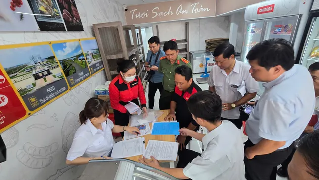 Vụ 'tố' thịt heo bệnh: Xử phạt 3 cửa hàng C.P Việt Nam - Ảnh 1
