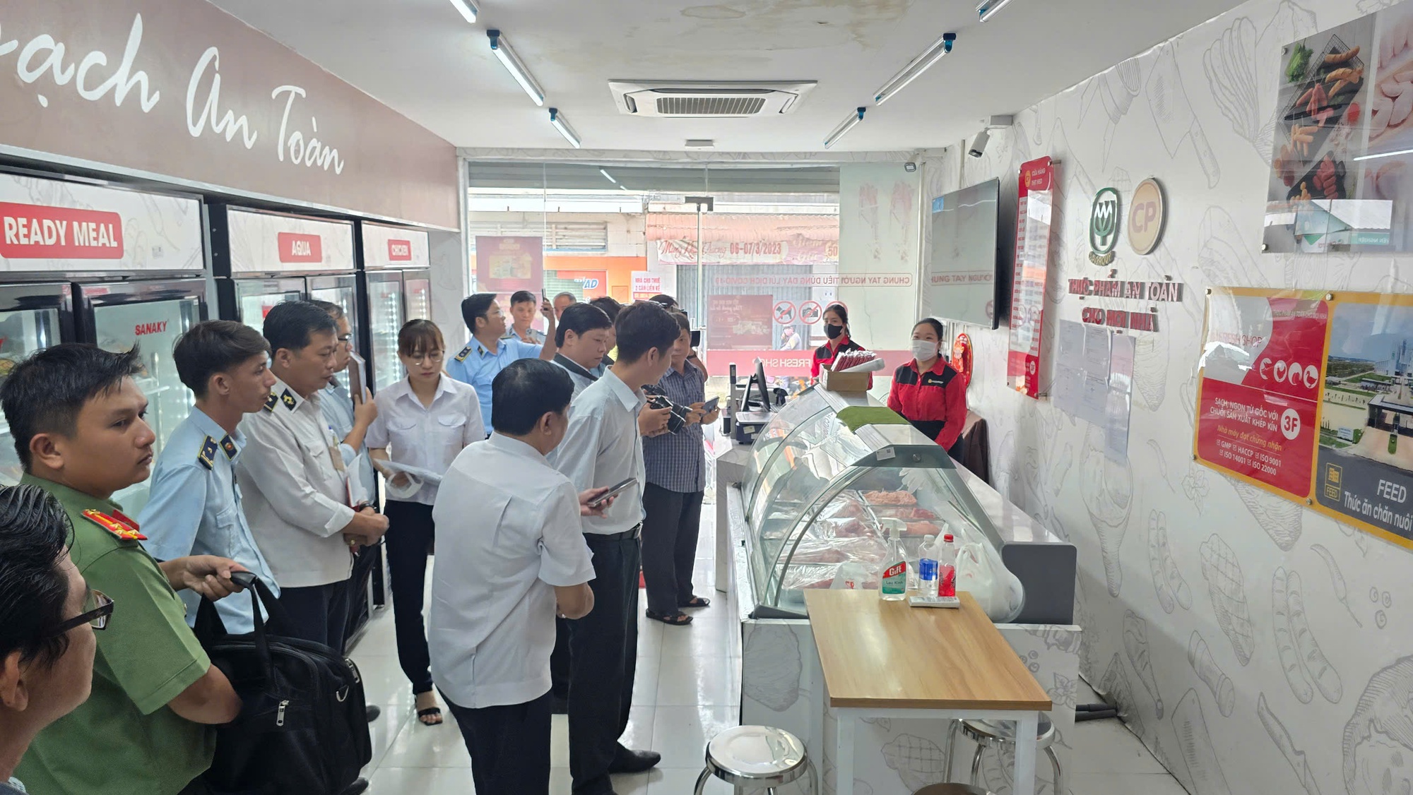 Nhiều địa phương vào cuộc kiểm tra cửa hàng, lò mổ liên quan C.P. Việt Nam - Ảnh 2