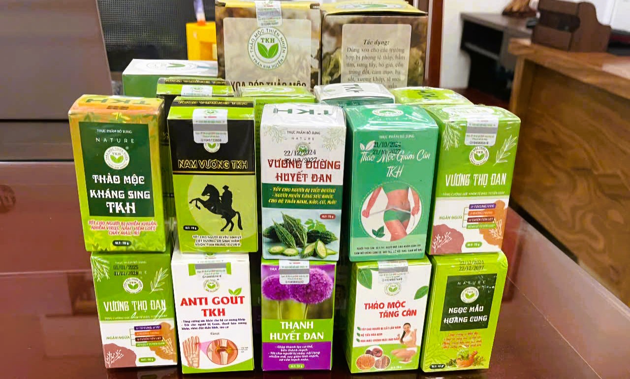 Khởi tố nữ giám đốc sản xuất, buôn bán hàng chục ngàn hộp thực phẩm chức năng giả - Ảnh 3