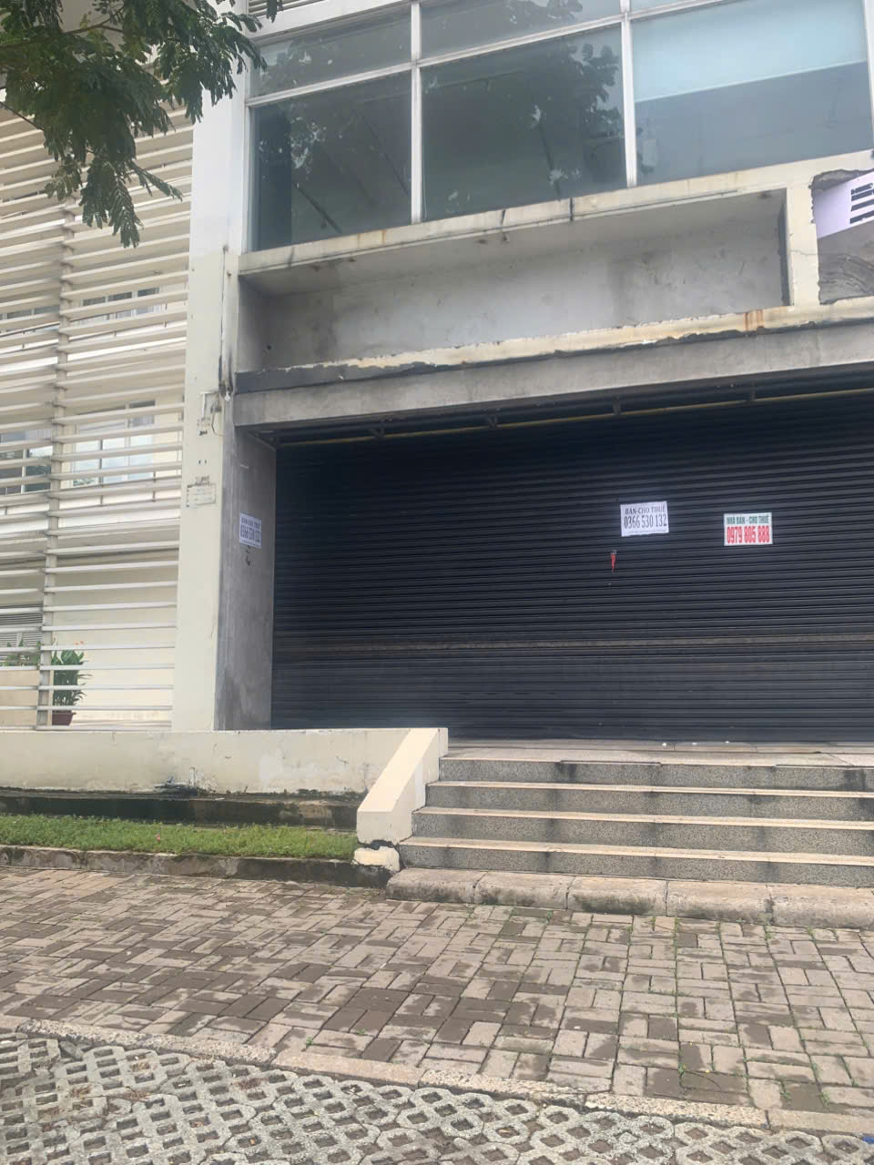 "Phố nhà giàu" Phú Mỹ Hưng đìu hiu, mặt bằng cho thuê treo bảng dài ngày, vắng người thuê - Ảnh 2