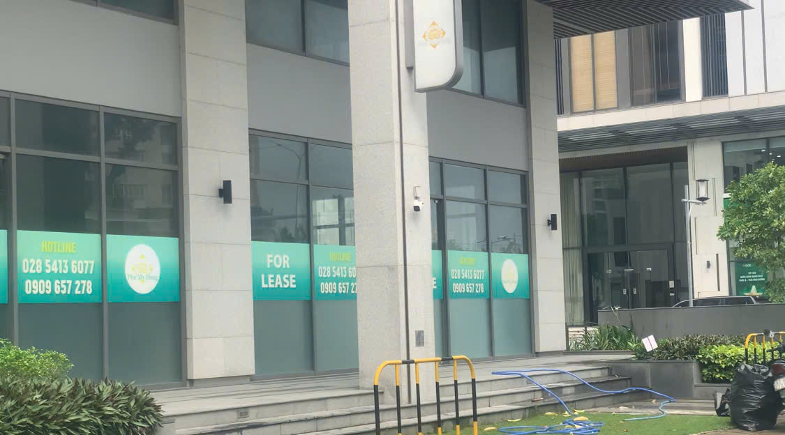 "Phố nhà giàu" Phú Mỹ Hưng đìu hiu, mặt bằng cho thuê treo bảng dài ngày, vắng người thuê - Ảnh 7