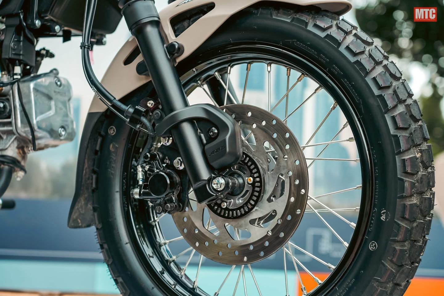 Xe Yamaha khách Việt mê mệt có bản mới: Màu sắc cực đẹp, loại bỏ đồng hồ cơ, thêm công nghệ phanh an toàn - Ảnh 7