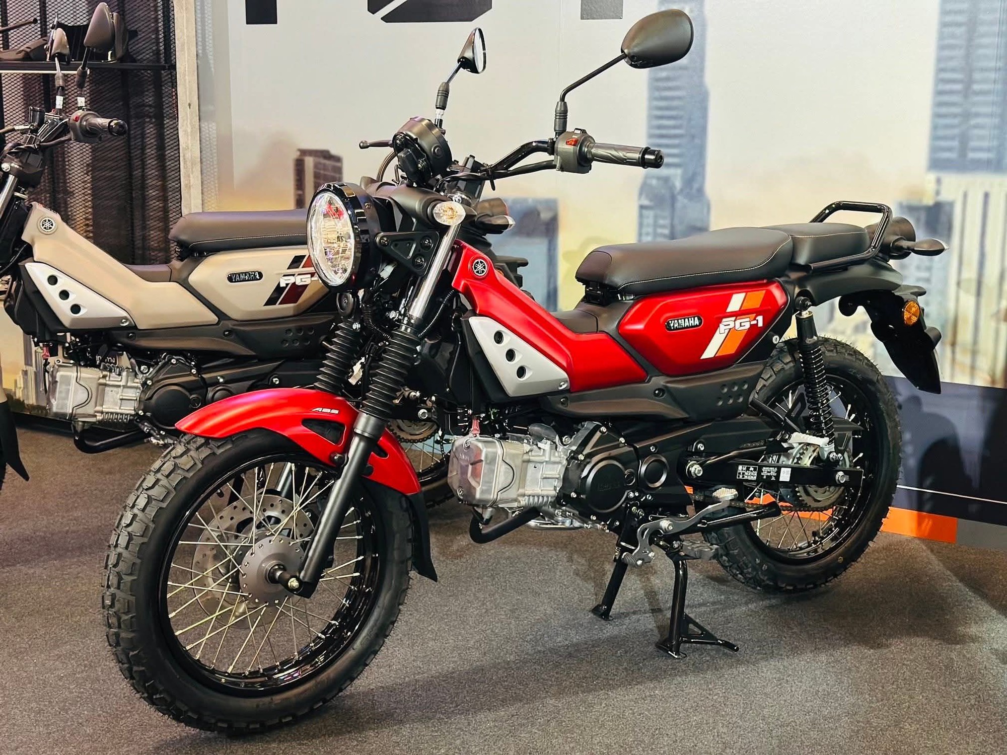 Xe Yamaha khách Việt mê mệt có bản mới: Màu sắc cực đẹp, loại bỏ đồng hồ cơ, thêm công nghệ phanh an toàn - Ảnh 3