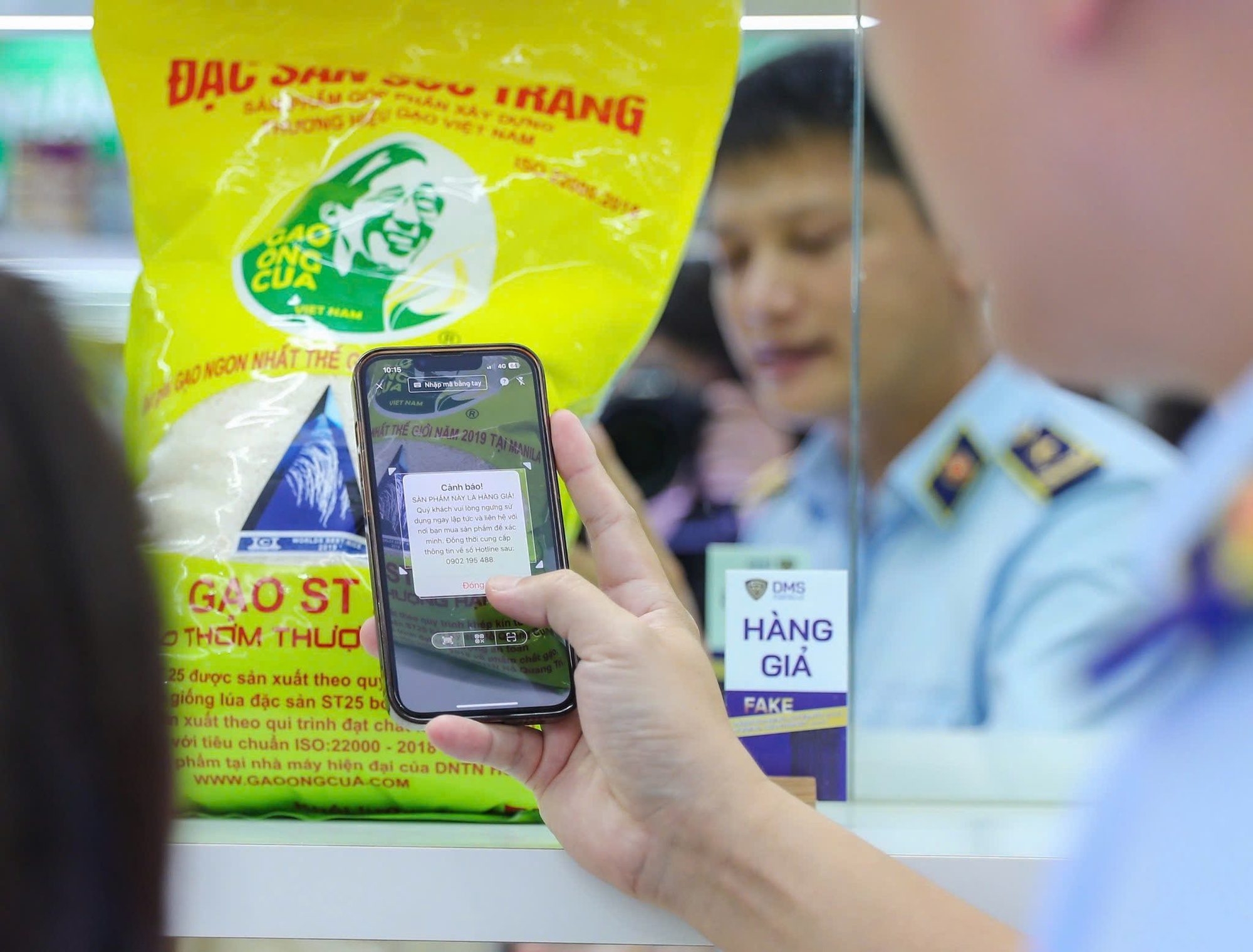 Bất an giữa "ma trận" hàng giả - Ảnh 1