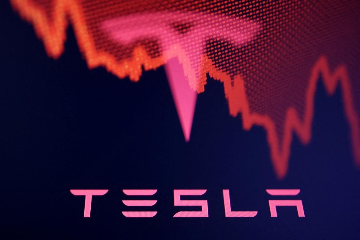 ‘Chúng ta có thể gặp khó khăn’: Elon Musk ngậm ngùi khi doanh số Tesla lao dốc quý thứ 2 liên tiếp, hãng xe điện chẳng có gì để khoe ngoài tài sản tiền số - Ảnh 2