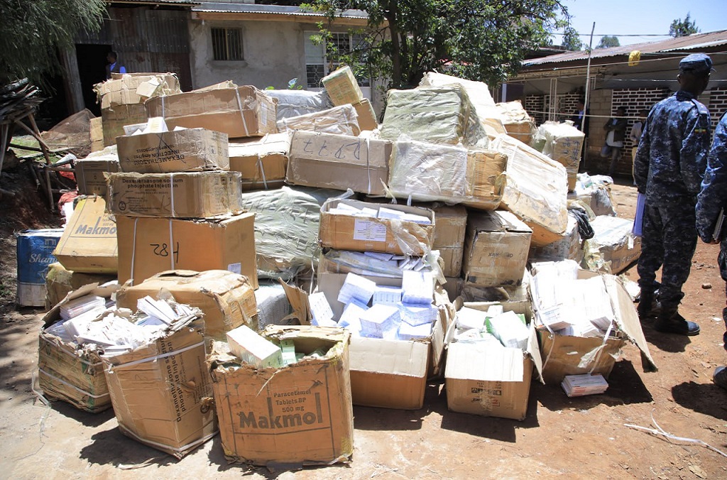 Kỷ lục: Đột kích hàng nghìn đường dây buôn bán thuốc giả tại 90 quốc gia, tịch thu 50,4 triệu sản phẩm - Ảnh 2