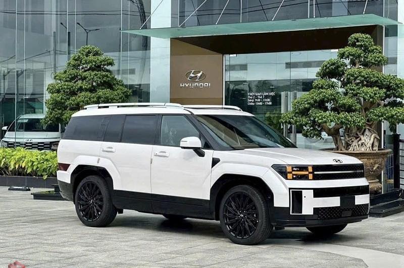 Giá Hyundai Santa Fe tiếp tục ‘dò đáy’: Bản ‘full’ giảm 220 triệu đồng, giá thấp hơn CUV hạng C nhưng người mua phải đánh đổi 1 thứ - Ảnh 1