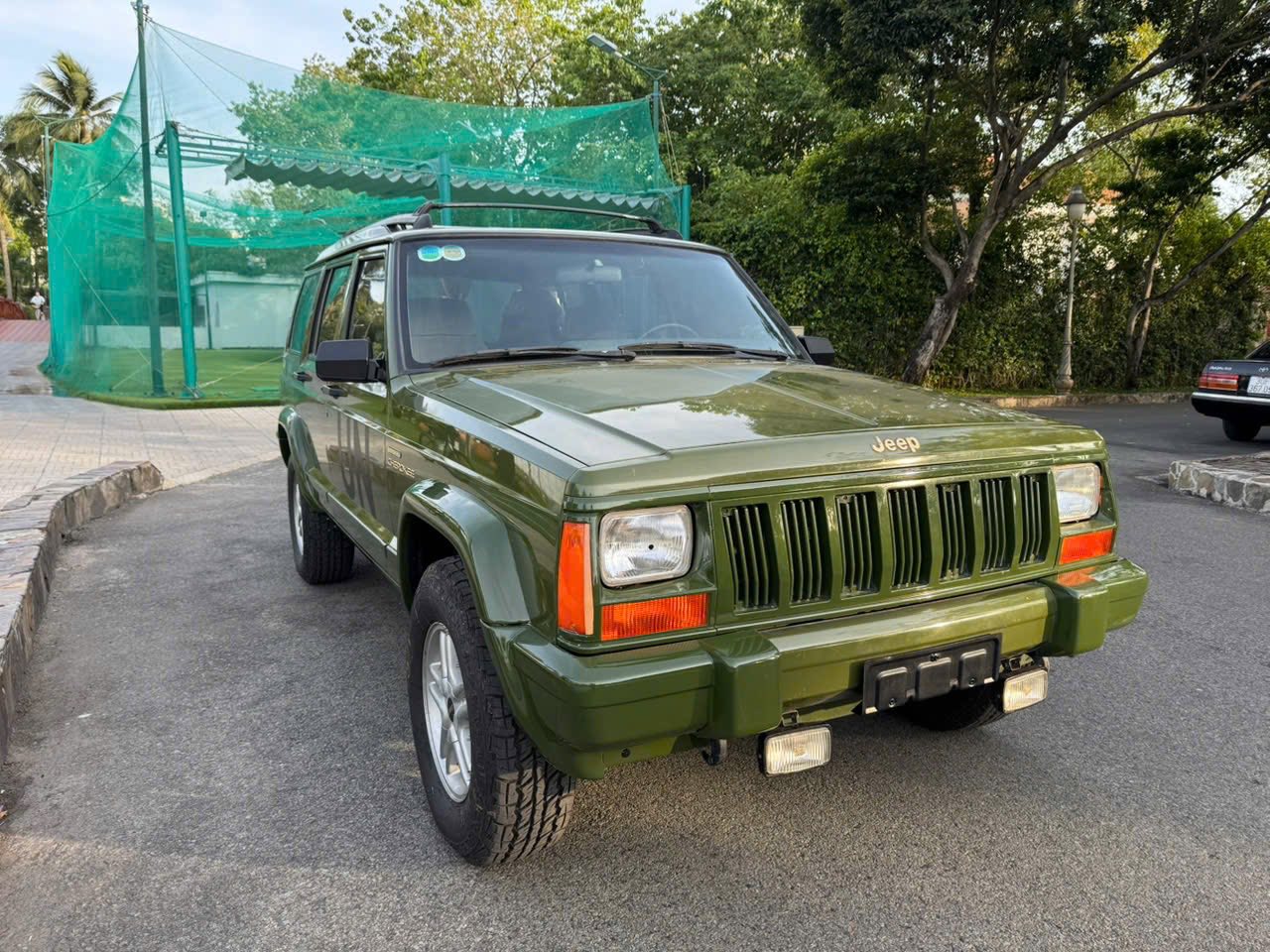 Ông Đặng Lê Nguyên Vũ lại có thêm 'hàng độc': SUV địa hình Jeep Cherokee gần 25 năm tuổi chỉ mới đi hơn 1.600km - Ảnh 2