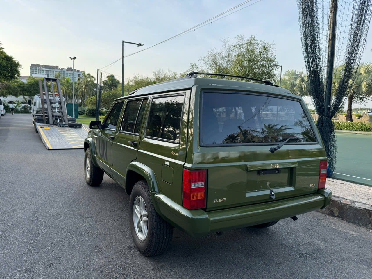 Ông Đặng Lê Nguyên Vũ lại có thêm 'hàng độc': SUV địa hình Jeep Cherokee gần 25 năm tuổi chỉ mới đi hơn 1.600km - Ảnh 3