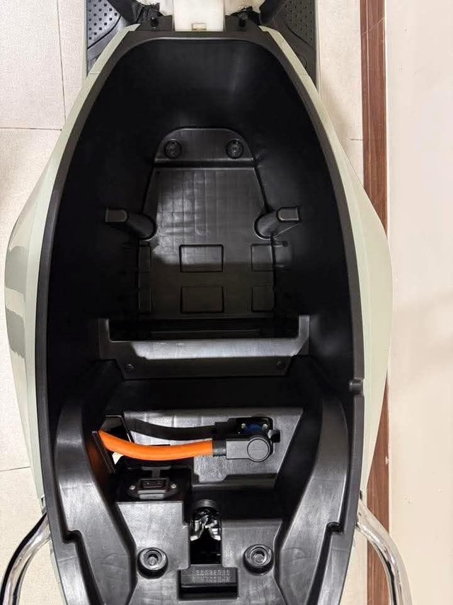 Ảnh thật VinFast Evo Grand: Hai người ngồi có chật không, cốp xe có thể lắp thêm pin phụ trông ra sao? - Ảnh 3