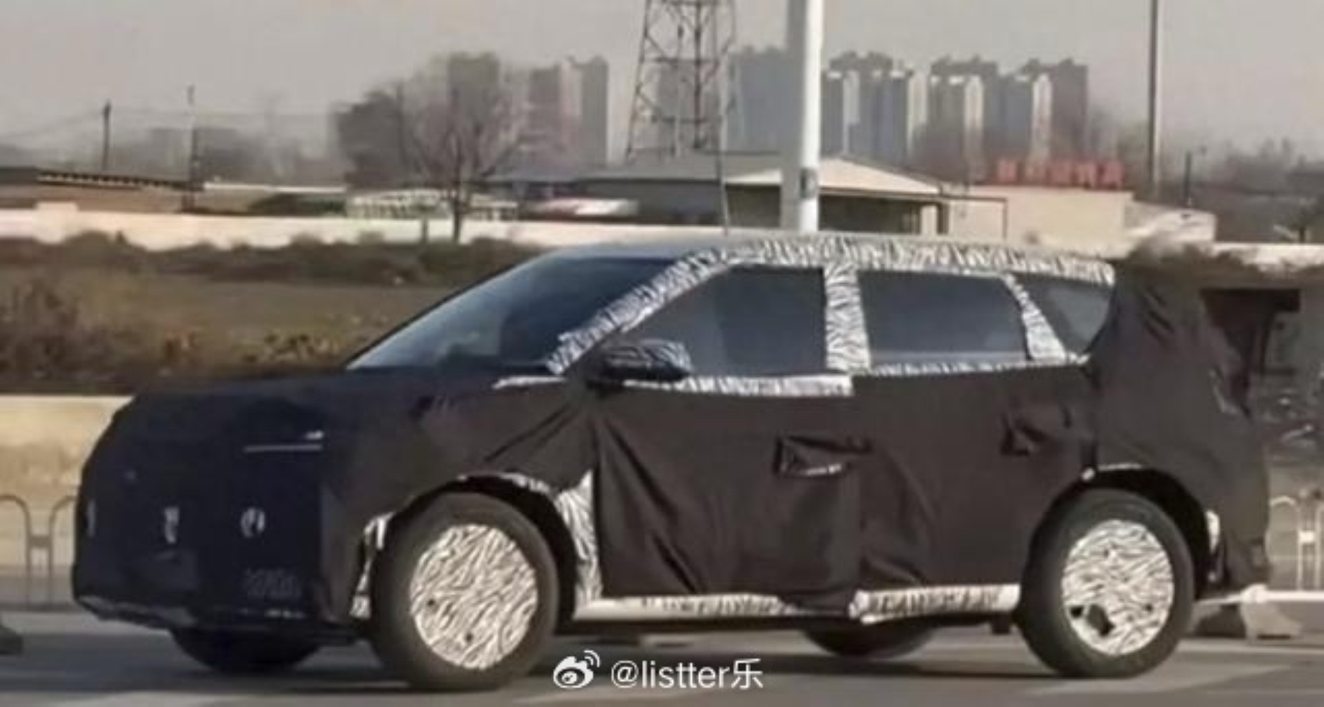 Xiaomi YU7 còn 'nợ' khách 300.000 xe chưa giao, mẫu YU9 'full size' đã xuất hiện trên đường - một điểm khác biệt cực kỳ lớn - Ảnh 1