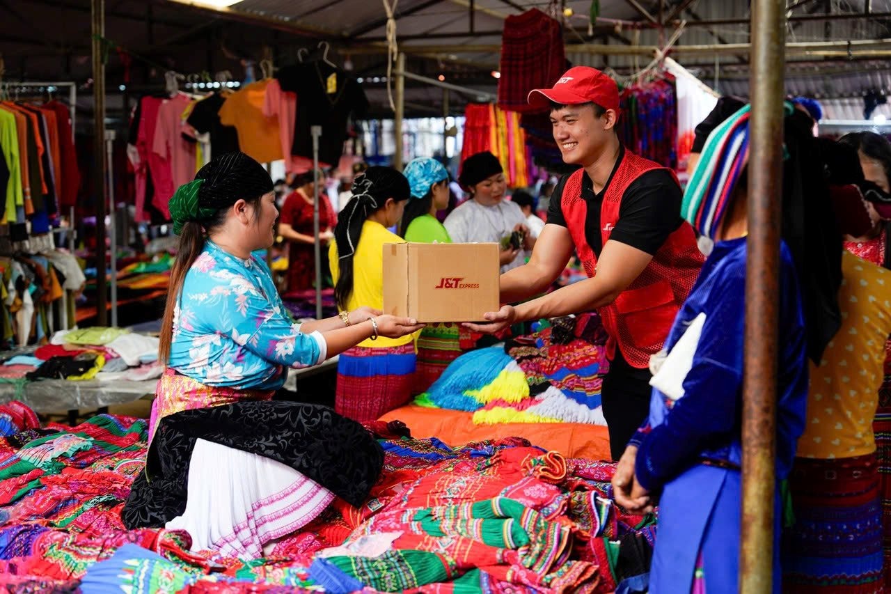 J&T Express kỷ niệm 7 năm “Giao đúng giờ - Nhận chu toàn' - Ảnh 4