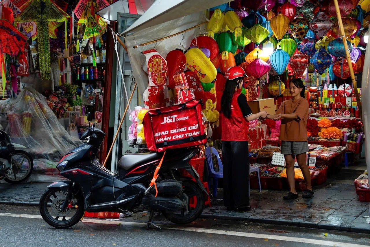 J&T Express kỷ niệm 7 năm “Giao đúng giờ - Nhận chu toàn' - Ảnh 6