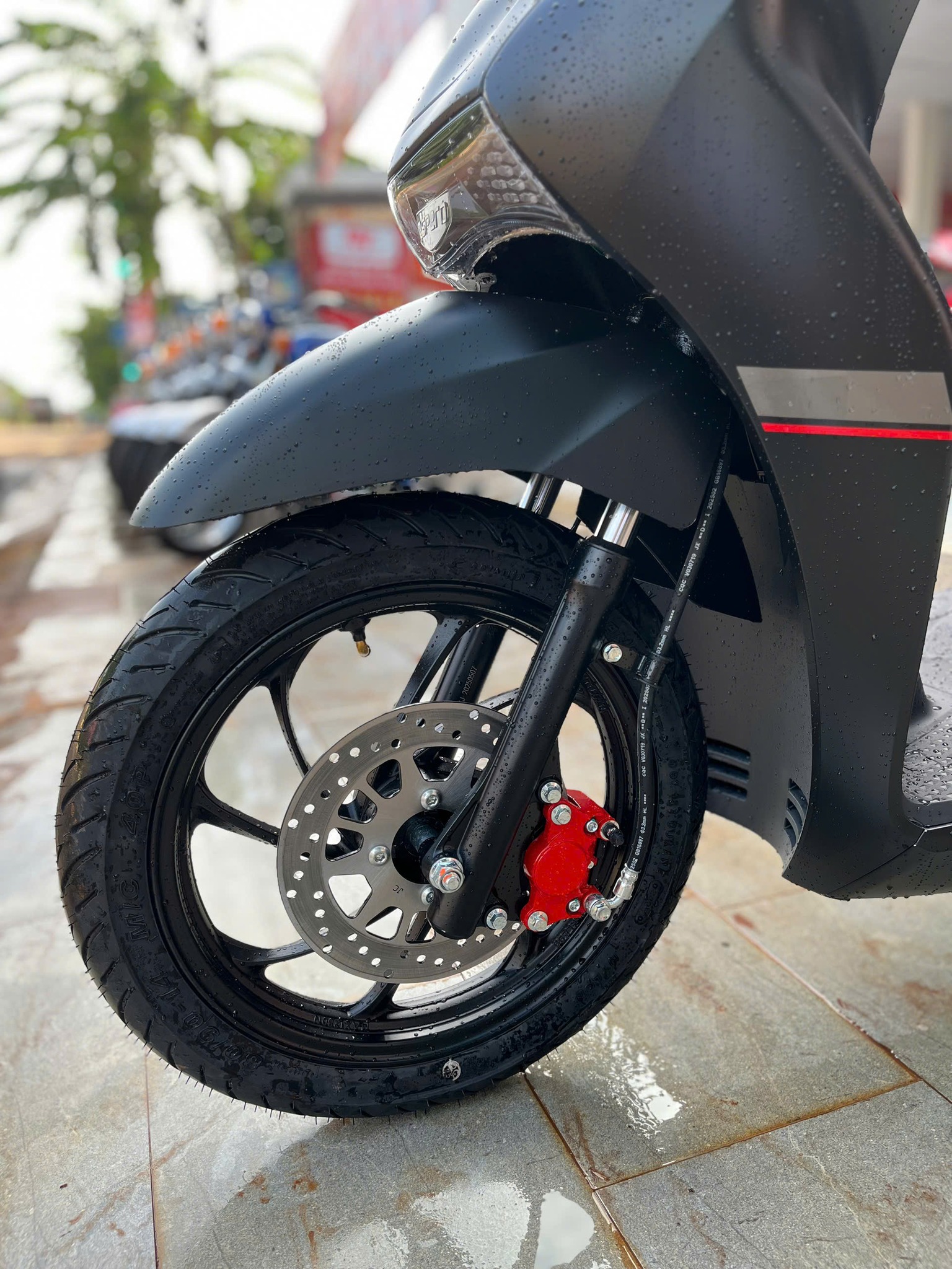 Xe ga "Made in Vietnam" vừa về đại lý đã giảm sâu: Thấp nhất 22,5 triệu đồng, tiết kiệm xăng ấn tượng 1,8L/100km - Ảnh 4