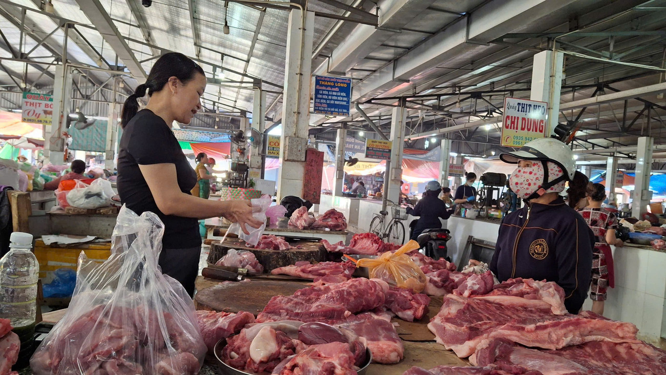 Thịt lợn ế chưa từng có - Ảnh 1