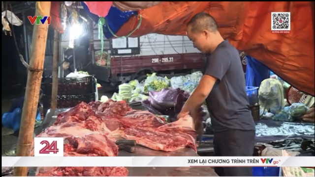 Đường dây bán thịt lợn chết tại chợ Phùng Khoang: Giá ban đầu chỉ 20.000 đồng/kg, biết kém chất lượng vẫn xẻ bán cho khách mỗi ngày - Ảnh 2