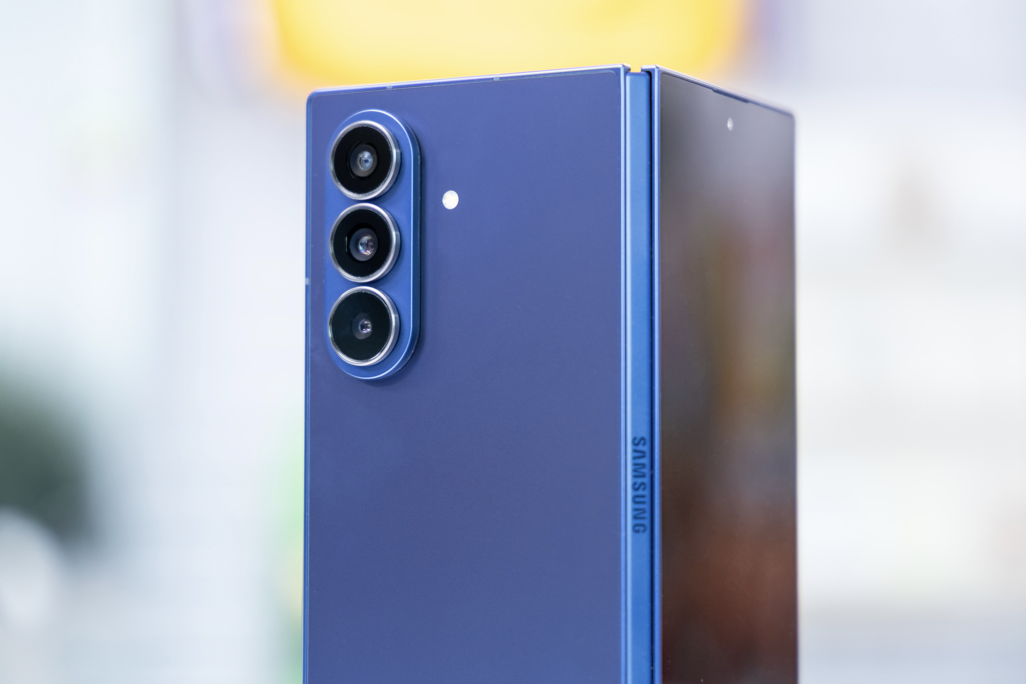 Samsung Galaxy Z Fold7 ra mắt: Mỏng, nhẹ hơn bao giờ hết, giá từ 46,99 triệu đồng - Ảnh 3