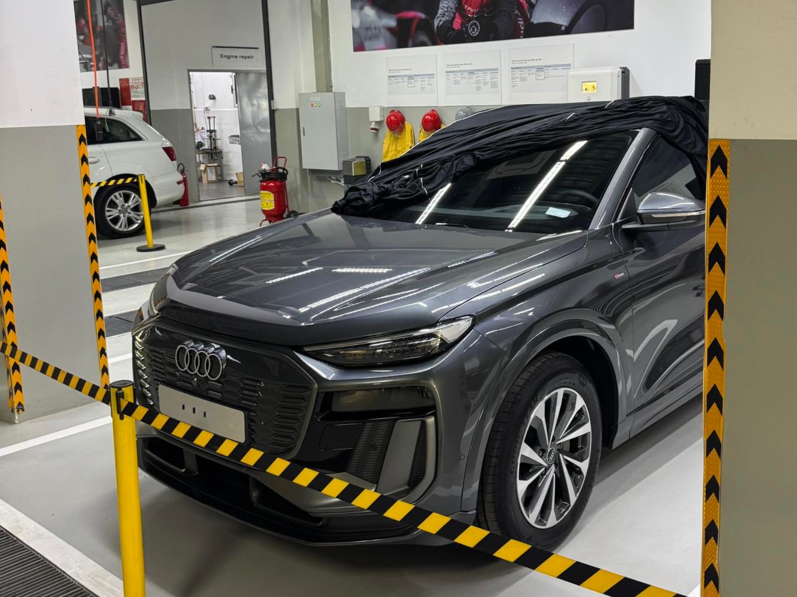 4 xe sang đồng loạt ra mắt Việt Nam tuần này: Cao nhất 12,5 tỷ, thêm lựa chọn xe điện đang ‘trend’ - Ảnh 10