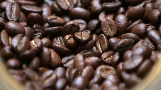 Giá cà phê giảm xuống mức thấp nhất 1 năm, nguyên nhân đến từ Việt Nam? - Ảnh 1